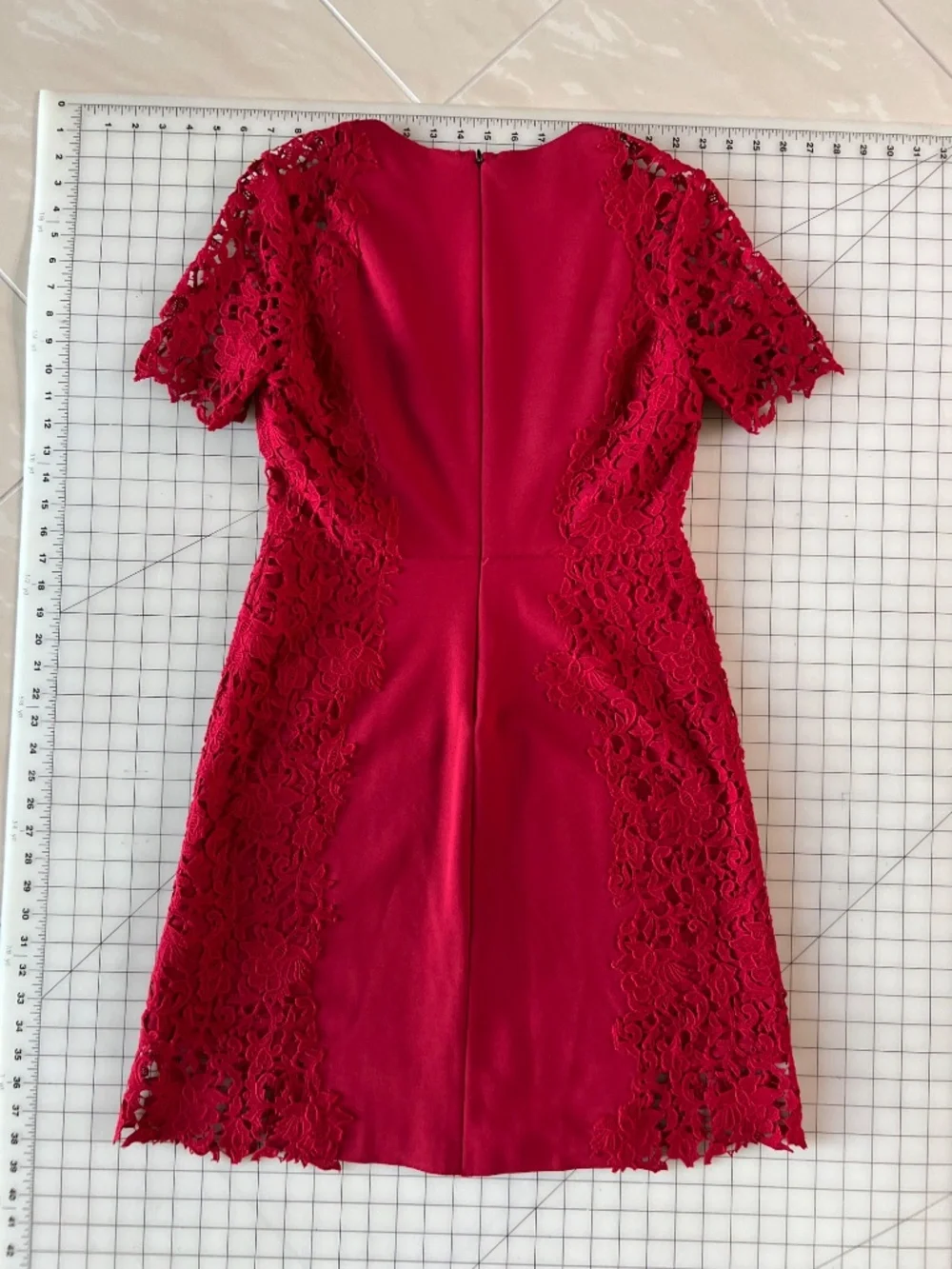 Lot of 4 Women's Midi Dresses Size M & 8 Tahari Elie Tahari Betsey Johnson - Picture 8 of 14